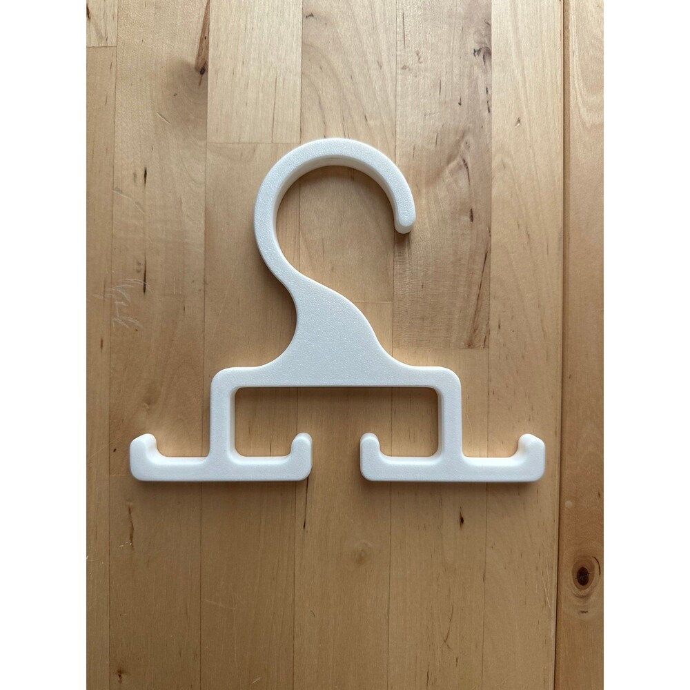 Cap/bag hanger